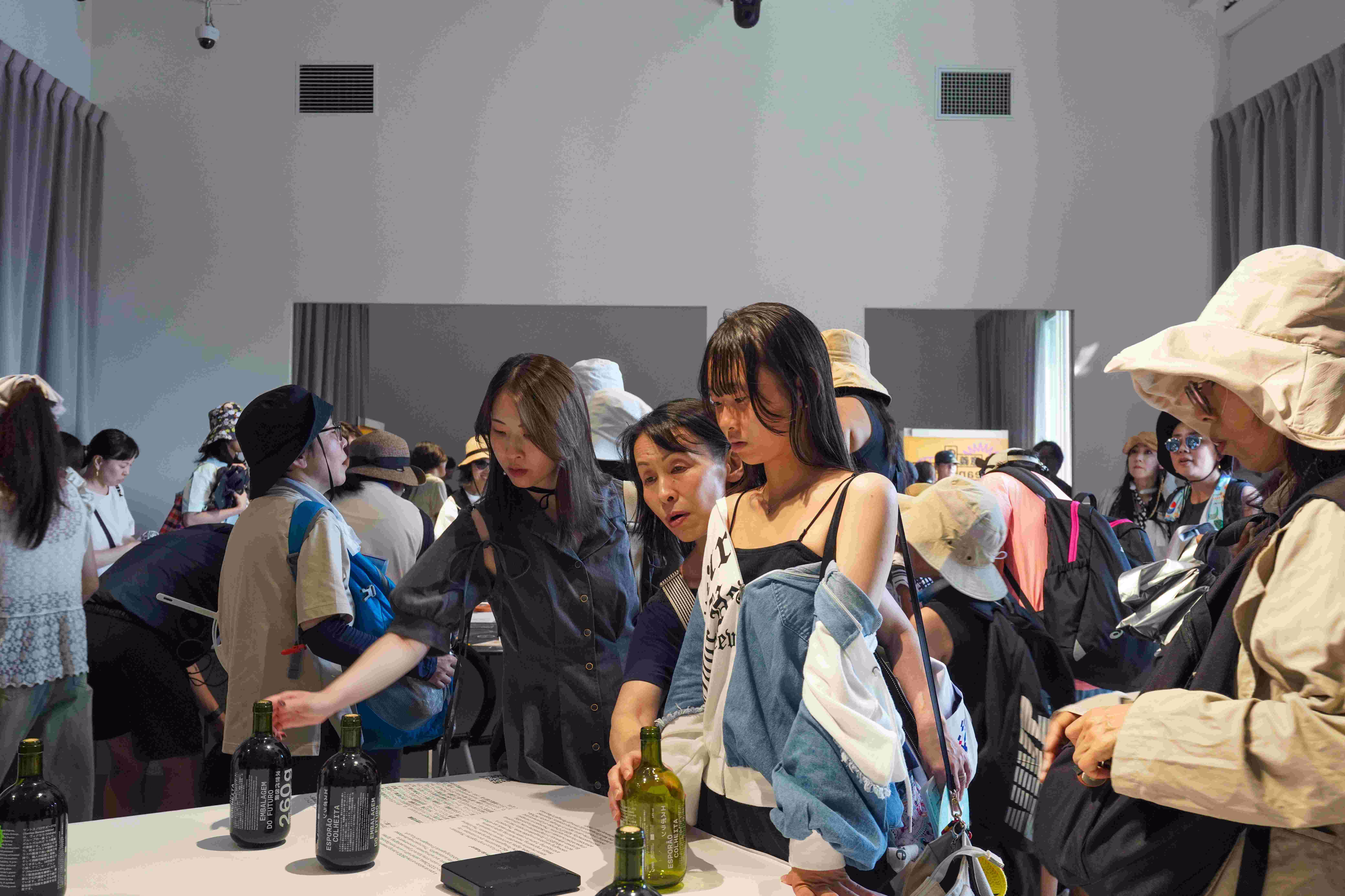 World's lightest wine bottle 