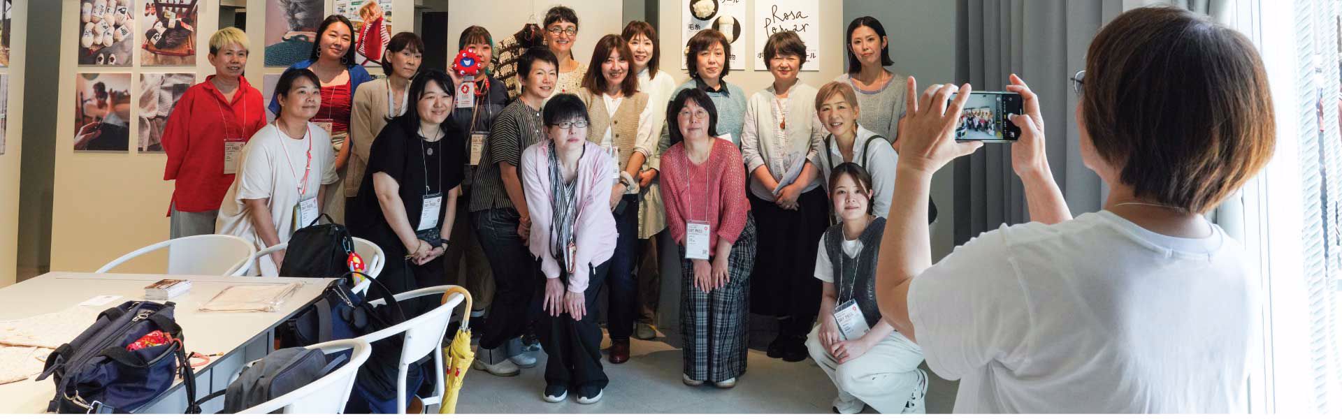 Rosa Pomar takes knitting and spinning to Japan